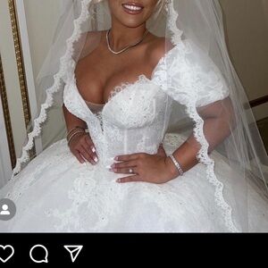 Monique lhuillier wedding dress